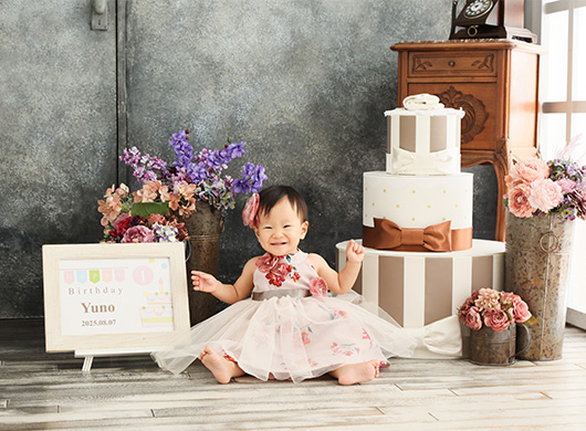 1歳の誕生日のお祝いに、祖父母から何を贈る？プレゼントと伝統行事