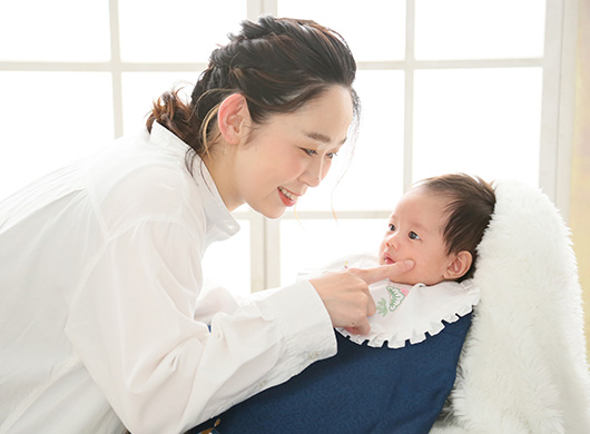 お宮参りの産着（祝い着）とは？事前準備や注意点、着せ方のポイント