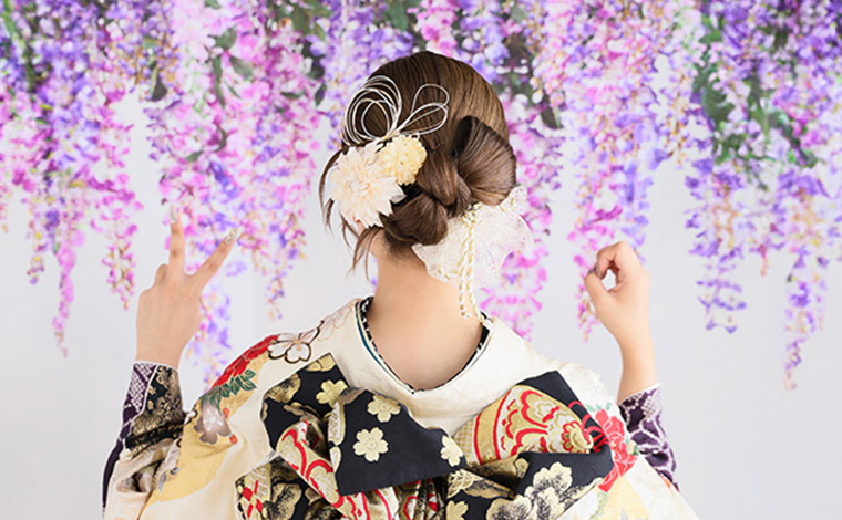 成人式の振袖姿とヘアスタイル