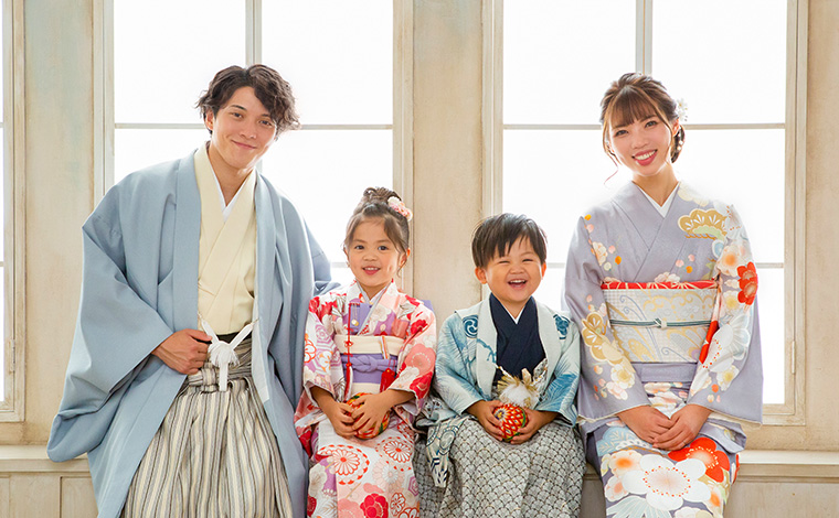 家族で笑顔の七五三