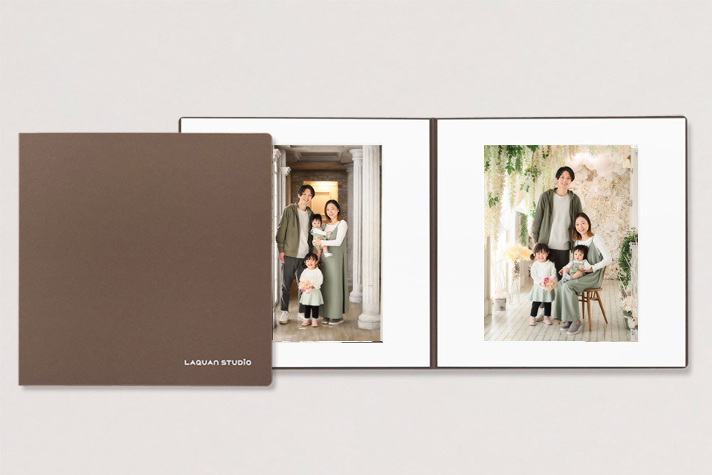 キャビネ写真2枚(台紙付)