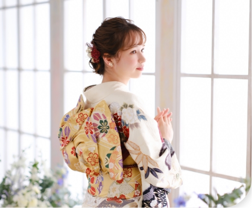 振袖女性のイメージ