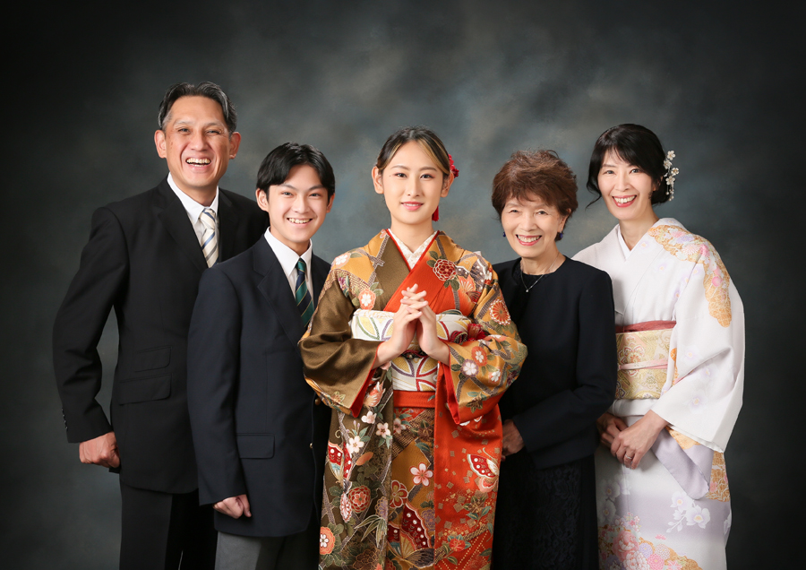 毎年家族写真を撮影 ― 娘が成人し二十歳になりました！